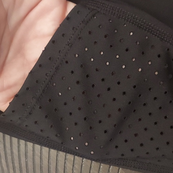 ZELLA Black Cropped Leggings with Perforated Hem and Pockets - Picture 11 of 13